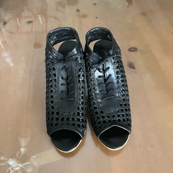 Perfect Black heeled sandal from Steven by Steven Madden. Size 10! - Picture 2 of 5